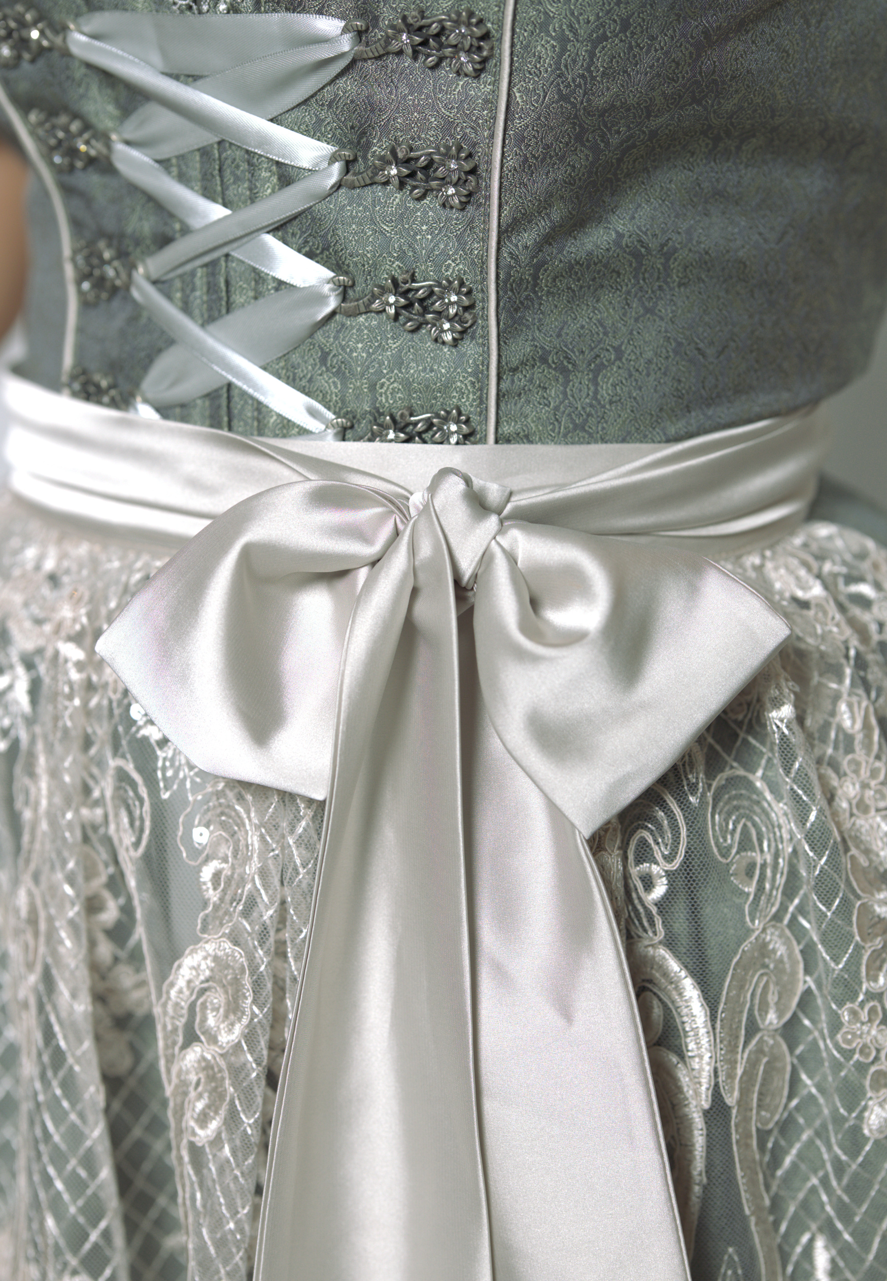 Dirndl Mia Grün Trachtenkleid Oktoberfest inkl. Schürze Damen